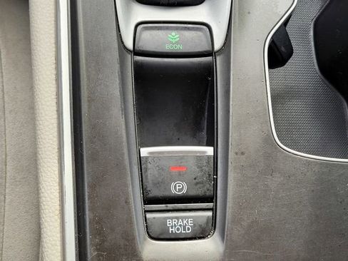 Used 2018 Honda Accord EX image 22