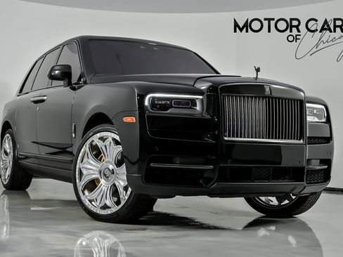 Used 2022 Rolls-Royce Cullinan Black Badge image 1