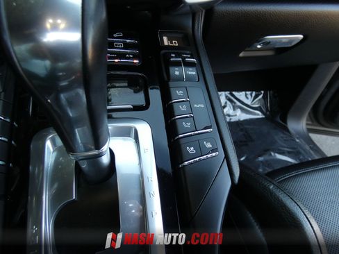 Used 2018 Porsche Cayenne AWD/4WD image 57