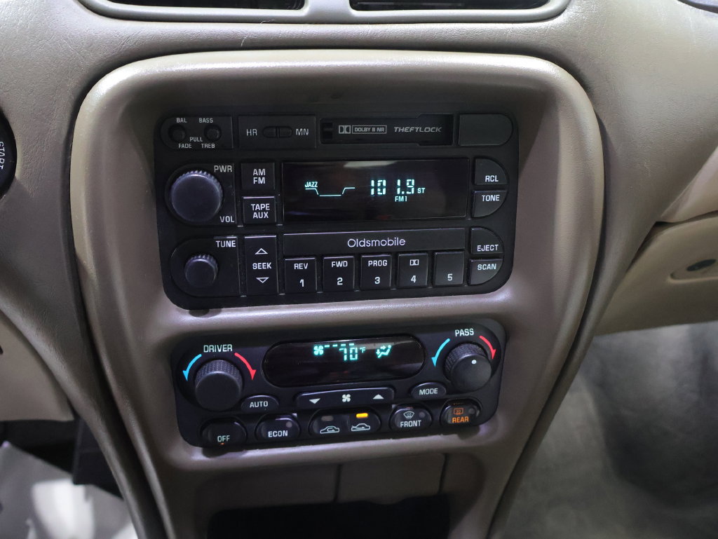Used 2000 Oldsmobile Intrigue GL FWD image 6