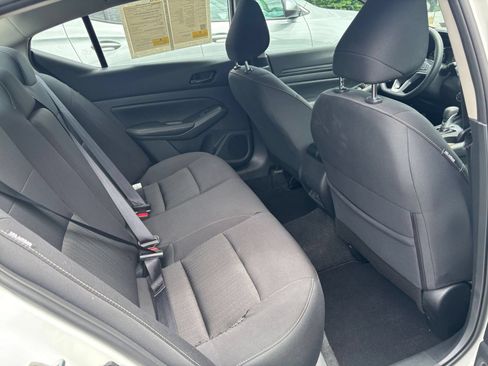 Used 2025 Nissan Altima 2.5 SV FWD image 35