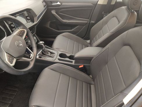 Used 2023 Volkswagen Jetta SE w/ Panoramic Sunroof Package FWD image 17