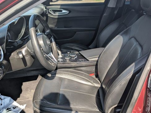 Used 2017 Alfa Romeo Giulia image 23