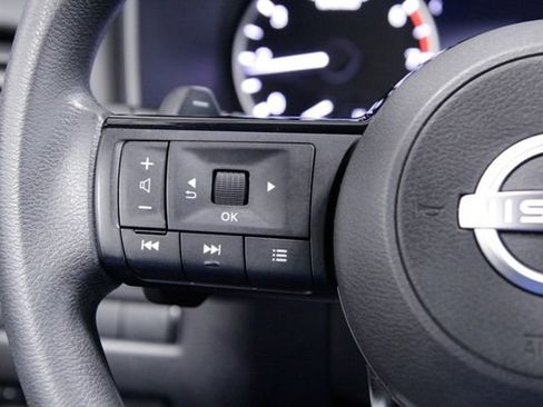 Used 2023 Nissan Rogue SV image 24