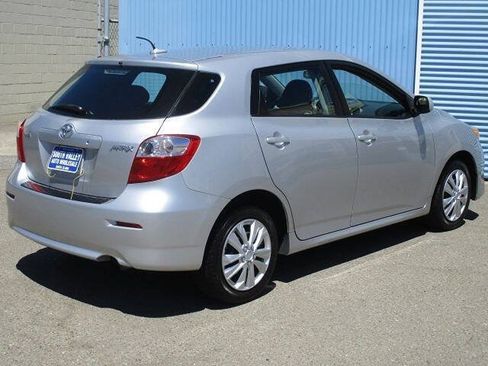 Used 2009 Toyota Matrix w/ PWR Pkg FWD image 3