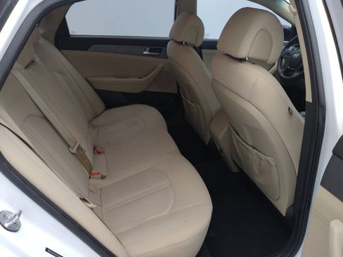 Used 2017 Hyundai Sonata SE image 19