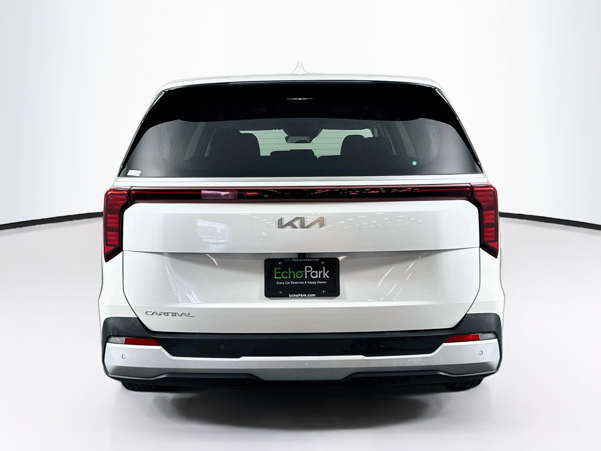 Used 2025 Kia Carnival FWD image 7