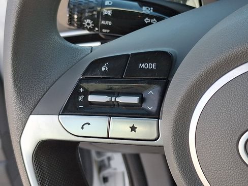 Used 2024 Hyundai Elantra SEL image 22