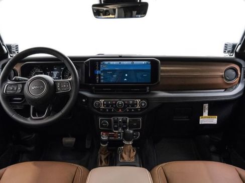 Used 2025 Jeep Gladiator Rubicon w/ Safety Group image 13