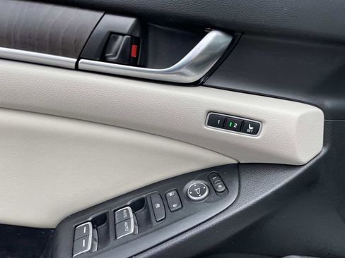 Used 2022 Honda Accord Touring image 17