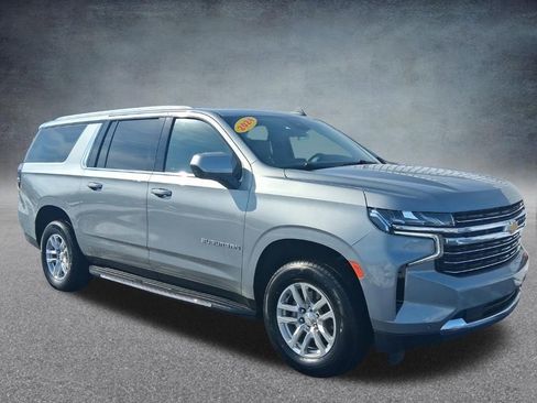 Used 2024 Chevrolet Suburban LT AWD/4WD image 3