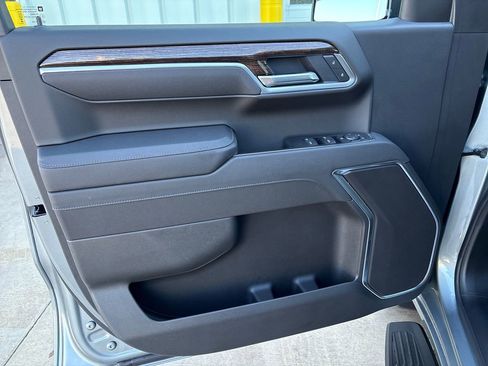 New 2026 GMC Sierra 1500 Elevation w/ LPO, Elevation Black Package image 16