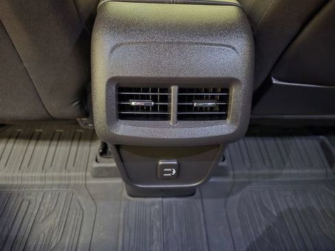 Used 2023 GMC Terrain SLE w/ Driver Convenience Package AWD/4WD image 28