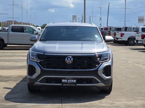 Used 2024 Volkswagen Atlas Cross Sport SE FWD image 11