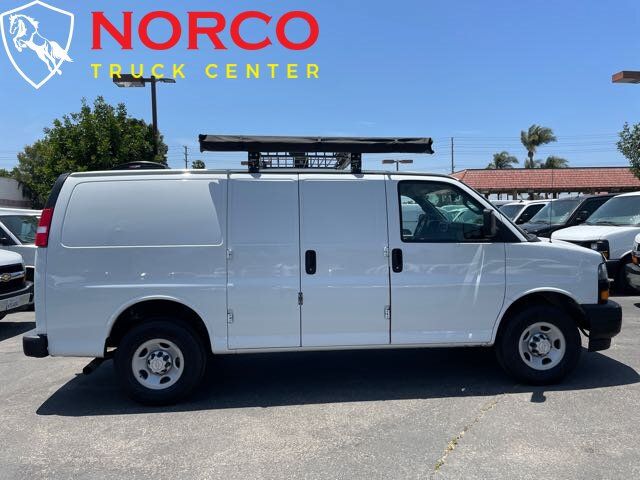 Used 2018 Chevrolet Express 2500 RWD image 1
