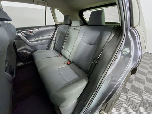 Used 2019 Toyota RAV4 LE w/ Carpet Mat Package image 26