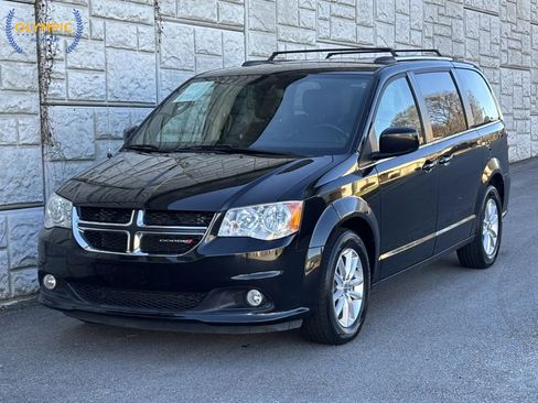 Used 2020 Dodge Grand Caravan SXT image 1