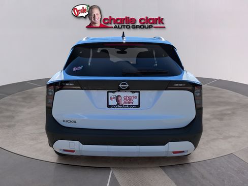 Used 2026 Nissan Kicks SV FWD image 5