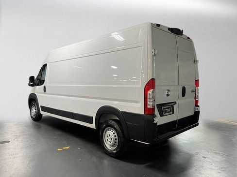 Used 2024 RAM ProMaster 2500 w/ Convenience Group FWD image 5