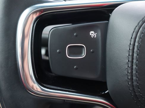 Used 2024 Lincoln Nautilus Reserve w/ Equipment Group 202A image 15