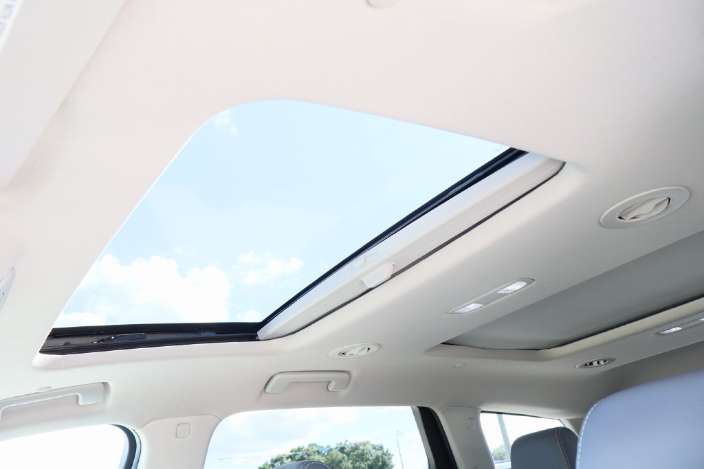 Certified 2021 Buick Enclave Premium w/ Sun and Sites Package FWD image 23