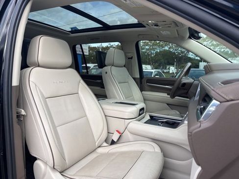 Used 2021 GMC Yukon XL Denali w/ Denali Ultimate Package image 22