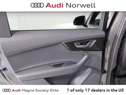 Used 2024 Audi Q7 2.0T Premium w/ Convenience Package AWD/4WD image 22