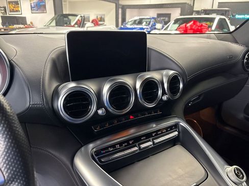 Used 2018 Mercedes-Benz AMG GT Roadster w/ Lane Tracking Package image 44