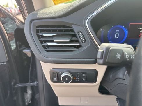Used 2020 Ford Escape Titanium AWD/4WD image 15