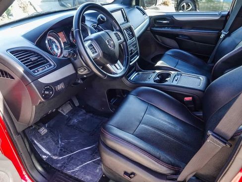 Used 2014 Dodge Grand Caravan R/T image 16