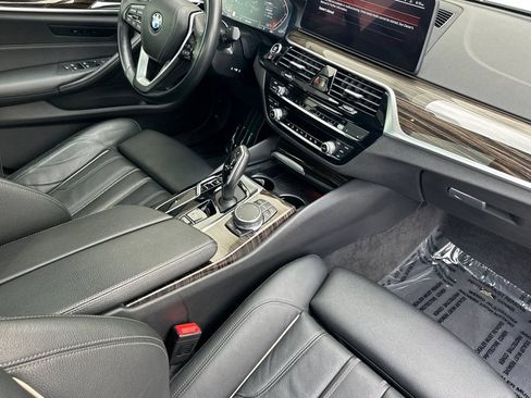 Used 2023 BMW 530i w/ Convenience Package RWD image 16