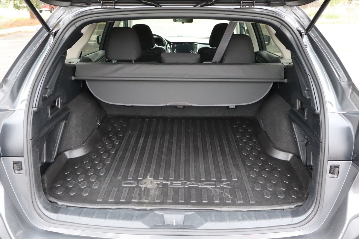Used 2023 Subaru Outback Premium AWD/4WD image 14