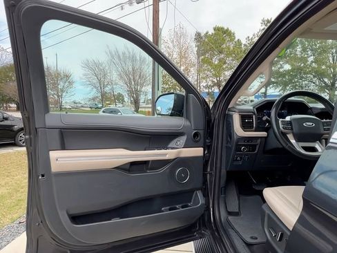 Used 2023 Ford Expedition Limited image 35