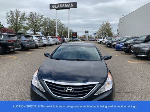 Used 2012 Hyundai Sonata GLS FWD image 2