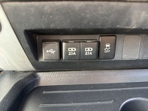 Used 2020 Toyota Tundra SR5 w/ SR5 Upgrade Package AWD/4WD image 37