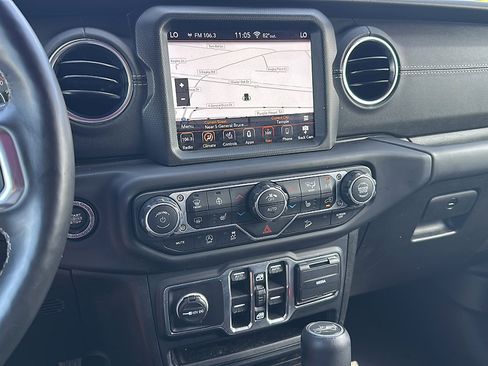 Used 2019 Jeep Wrangler Unlimited Sahara w/ Uconnect 4C Nav & Sound Group image 30