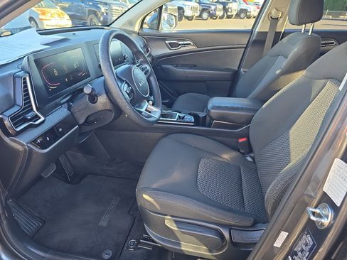 Used 2024 Kia Sportage LX image 15