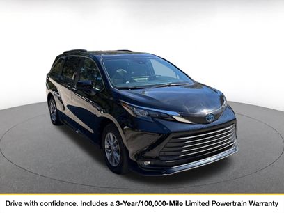 Used 2025 Toyota Sienna XLE