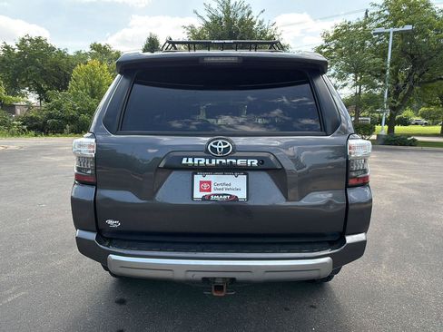 Used 2019 Toyota 4Runner TRD Off-Road Premium AWD/4WD image 11