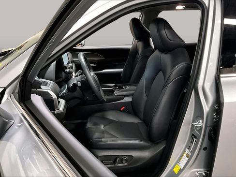 Used 2026 Toyota Grand Highlander AWD image 8