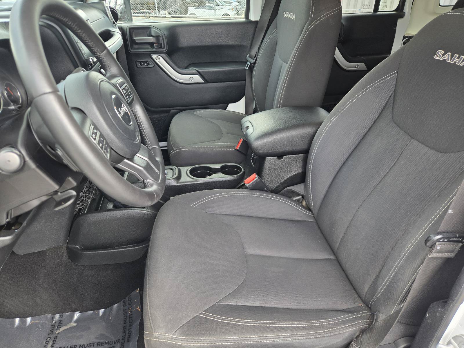 Used 2018 Jeep Wrangler Unlimited Sahara w/ Connectivity Group AWD/4WD image 18