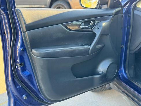 Used 2018 Nissan Rogue S image 10