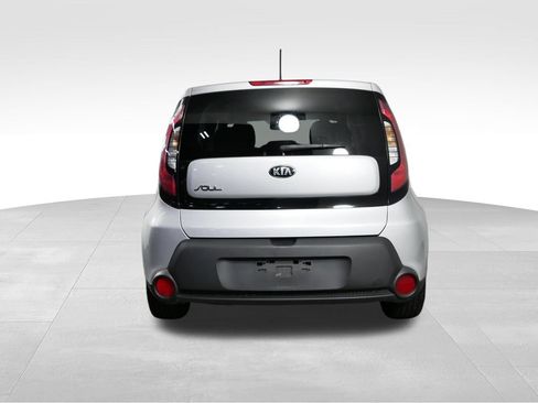Used 2016 Kia Soul FWD image 9