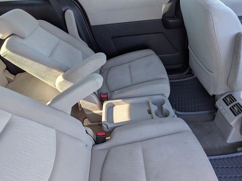 Used 2008 MAZDA MAZDA5 Sport image 14