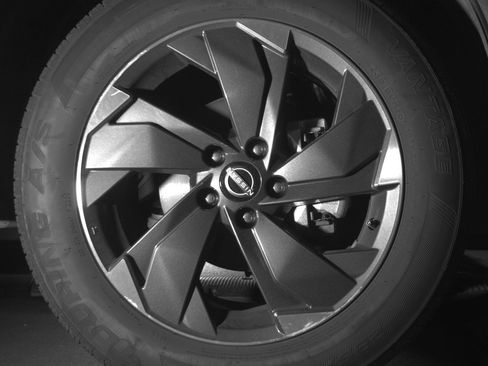 Used 2025 Nissan Rogue SV image 13