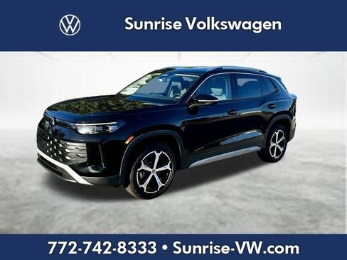 New 2026 Volkswagen Tiguan SE AWD/4WD image 1