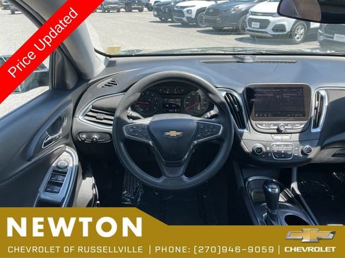 Used 2020 Chevrolet Malibu LT FWD image 21