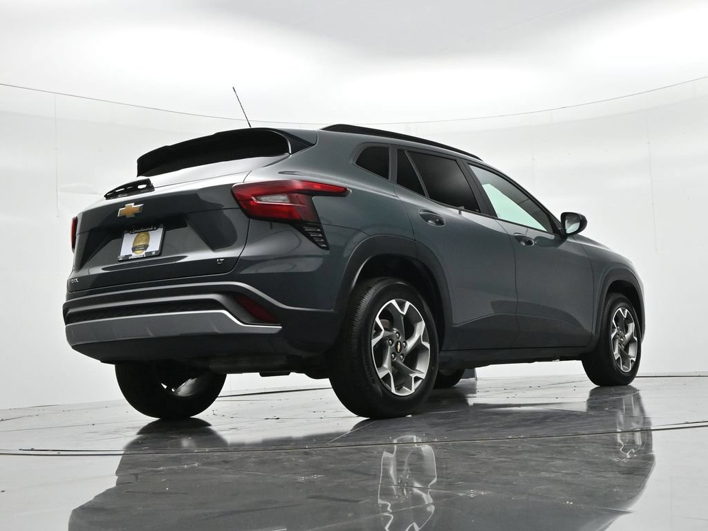 Used 2025 Chevrolet Trax LT FWD image 21