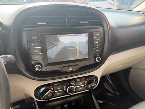 Used 2021 Kia Soul S FWD image 34