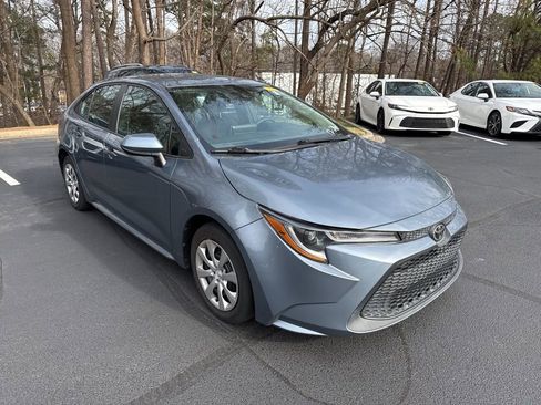 Used 2021 Toyota Corolla LE image 1
